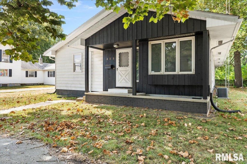 323 N Dye Street, Virden, IL 62690