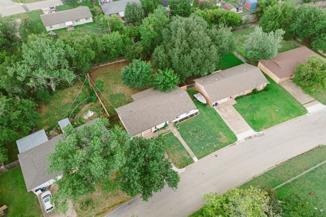 1005 Keller Avenue, Benbrook, TX 76126