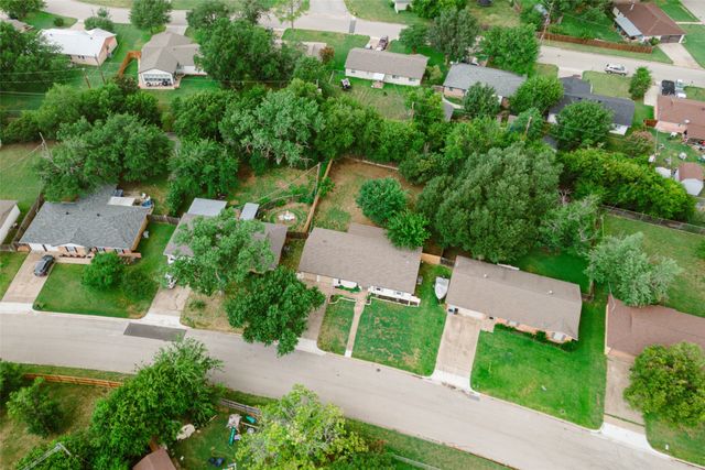1005 Keller Avenue, Benbrook, TX 76126