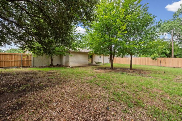 1005 Keller Avenue, Benbrook, TX 76126
