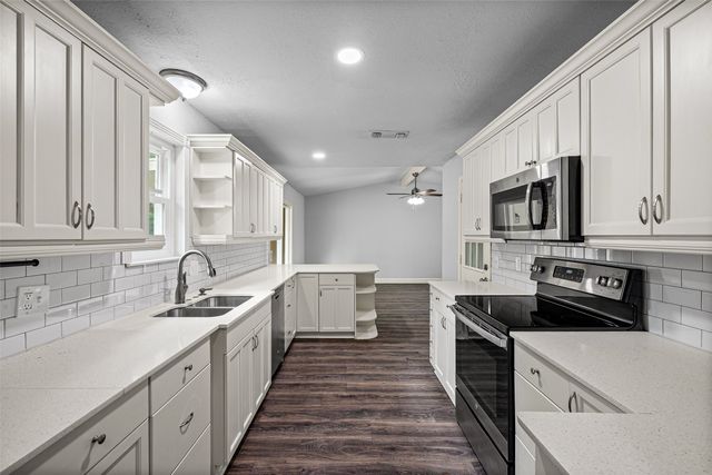 1005 Keller Avenue, Benbrook, TX 76126