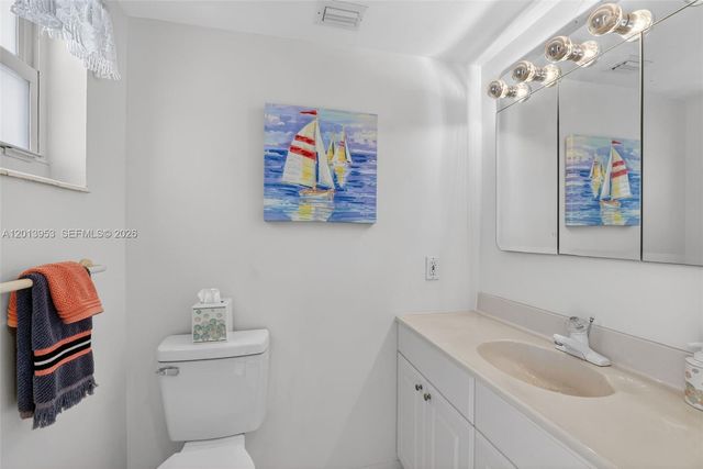 2991 NW 46th Ave 204, Lauderdale Lakes, FL 33313