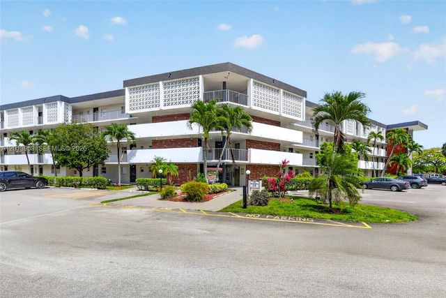 2991 NW 46th Ave 204, Lauderdale Lakes, FL 33313