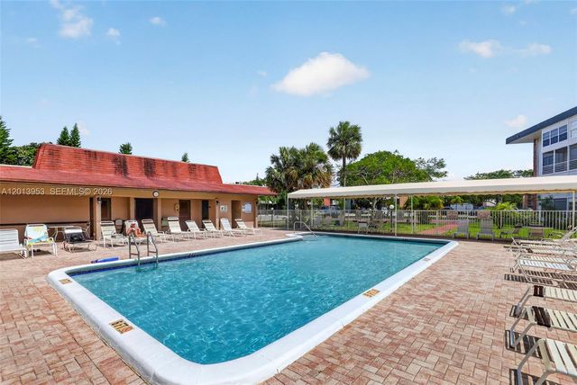 2991 NW 46th Ave 204, Lauderdale Lakes, FL 33313
