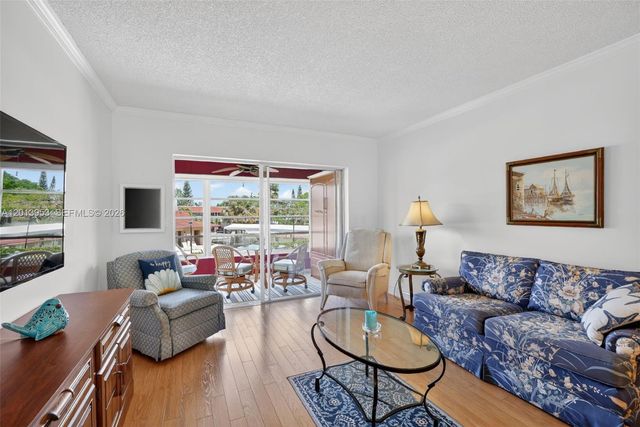 2991 NW 46th Ave 204, Lauderdale Lakes, FL 33313