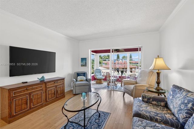 2991 NW 46th Ave 204, Lauderdale Lakes, FL 33313