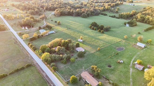 18008 State Highway 76, Cassville, MO 65625