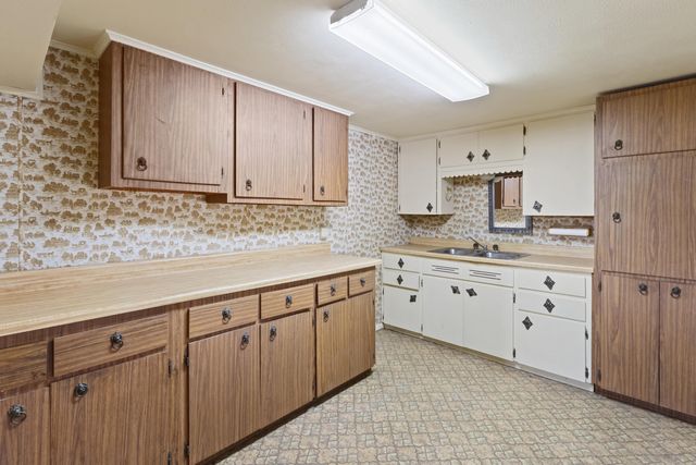 18008 State Highway 76, Cassville, MO 65625