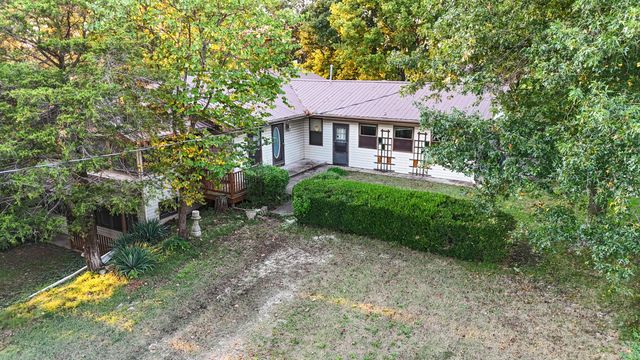 18008 State Highway 76, Cassville, MO 65625