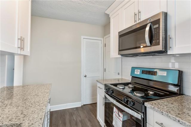 150 Armstrong DR, Hampton, VA 23669