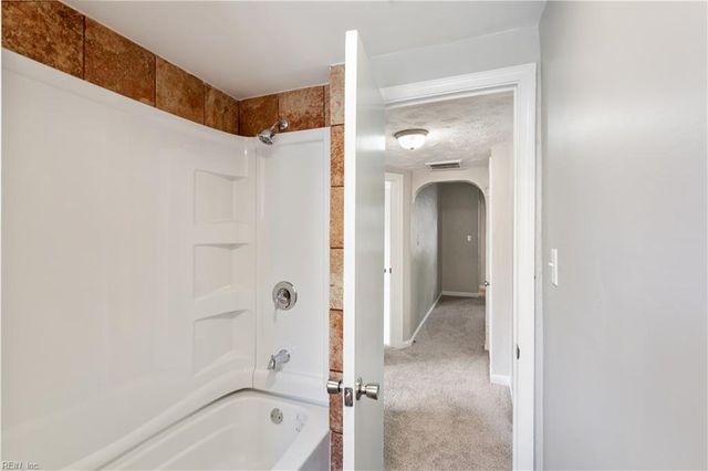 150 Armstrong DR, Hampton, VA 23669