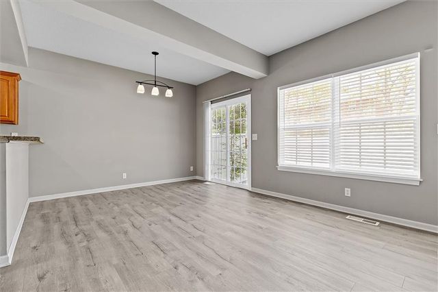 8820 Timber Creek Lane, Pleasant Valley, MO 64068