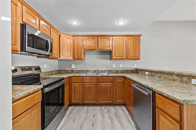 8820 Timber Creek Lane, Pleasant Valley, MO 64068