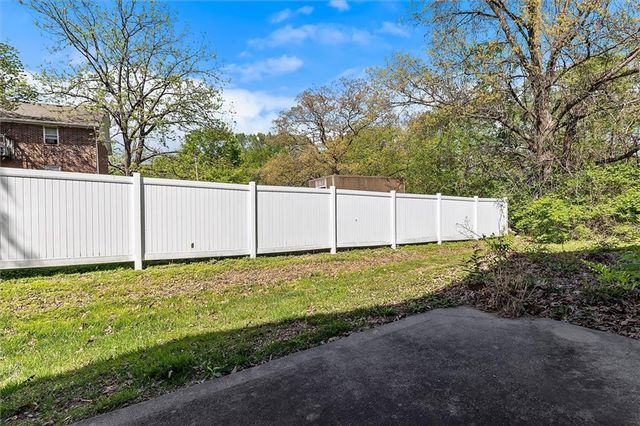 8820 Timber Creek Lane, Pleasant Valley, MO 64068