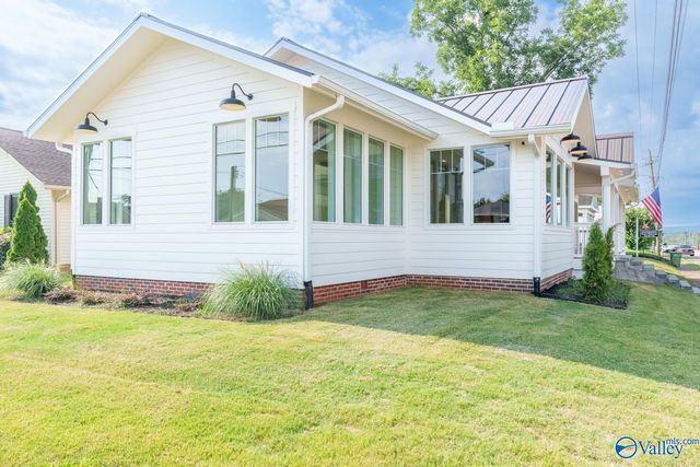 109 W 2nd Street, Tuscumbia, AL 35674