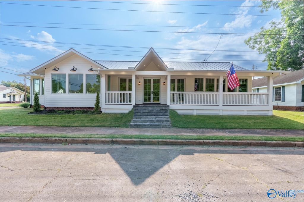 109 W 2nd Street, Tuscumbia, AL 35674