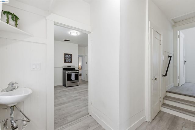2049 Rutherford St, Oakland, CA 94601