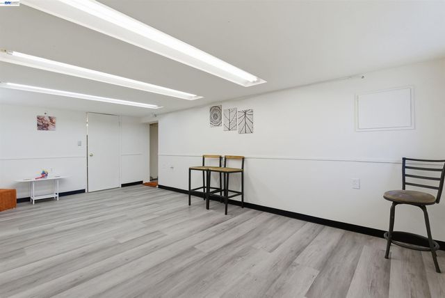 2049 Rutherford St, Oakland, CA 94601