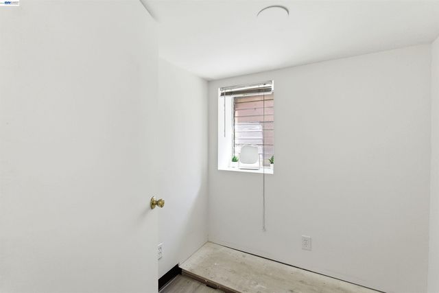 2049 Rutherford St, Oakland, CA 94601