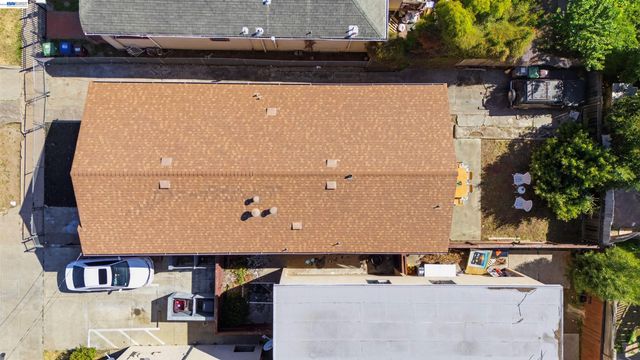 2049 Rutherford St, Oakland, CA 94601