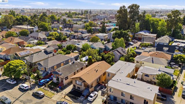 2049 Rutherford St, Oakland, CA 94601