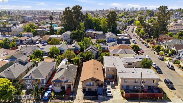 2049 Rutherford St, Oakland, CA 94601
