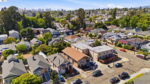 2049 Rutherford St, Oakland, CA 94601