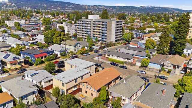 2049 Rutherford St, Oakland, CA 94601