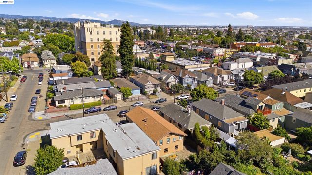 2049 Rutherford St, Oakland, CA 94601