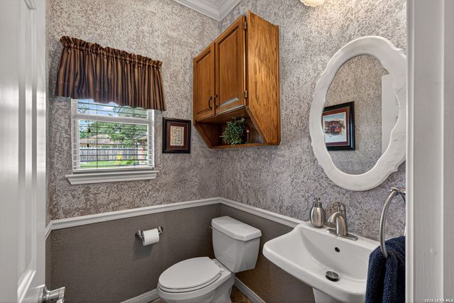 8639 RAINTREE WOODS DR, Fair Oaks Ranch, TX 78015