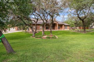 8639 RAINTREE WOODS DR, Fair Oaks Ranch, TX 78015