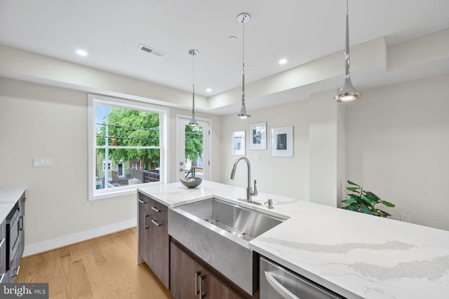 615 MORTON PL NE, Washington, DC 20002