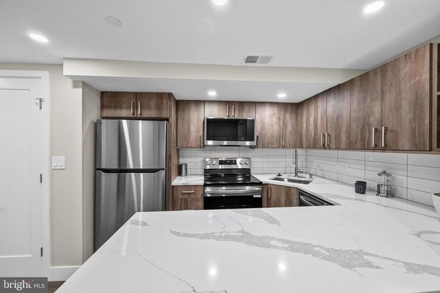 615 MORTON PL NE, Washington, DC 20002