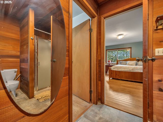 42274 ZIAK GNAT CREEK Ln, Astoria, OR 97103