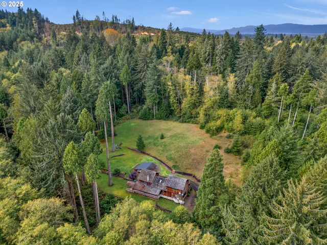 42274 ZIAK GNAT CREEK Ln, Astoria, OR 97103
