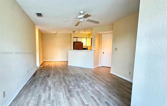 3310 N Pinewalk Drive N 1823, Margate, FL 33063