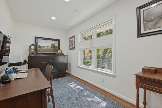 447 W Colorado Boulevard, Dallas, TX 75208