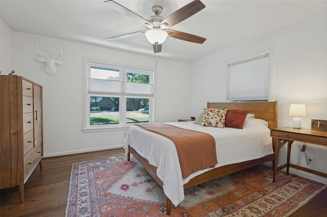 447 W Colorado Boulevard, Dallas, TX 75208