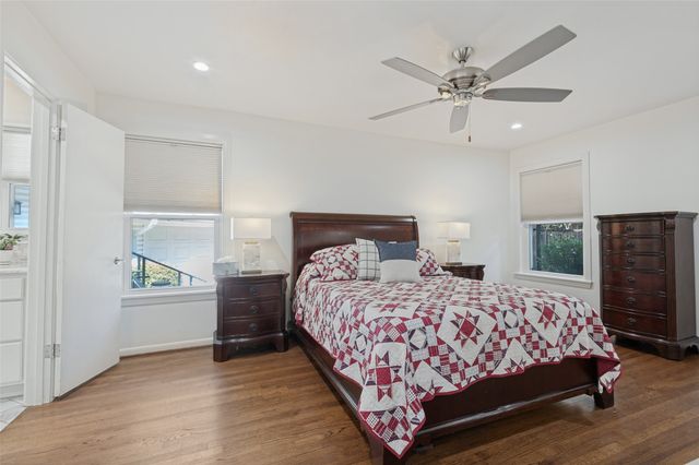 447 W Colorado Boulevard, Dallas, TX 75208