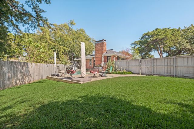 447 W Colorado Boulevard, Dallas, TX 75208