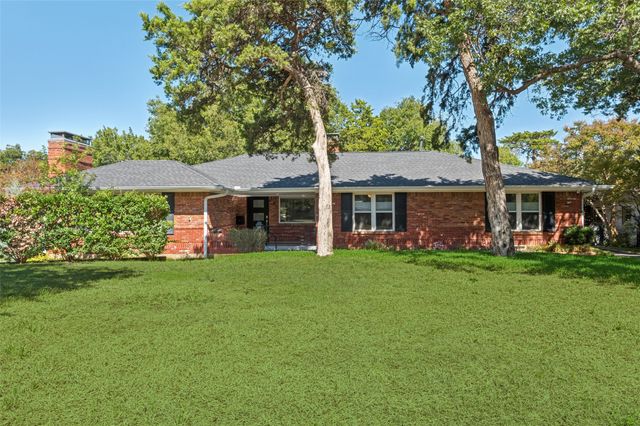 447 W Colorado Boulevard, Dallas, TX 75208