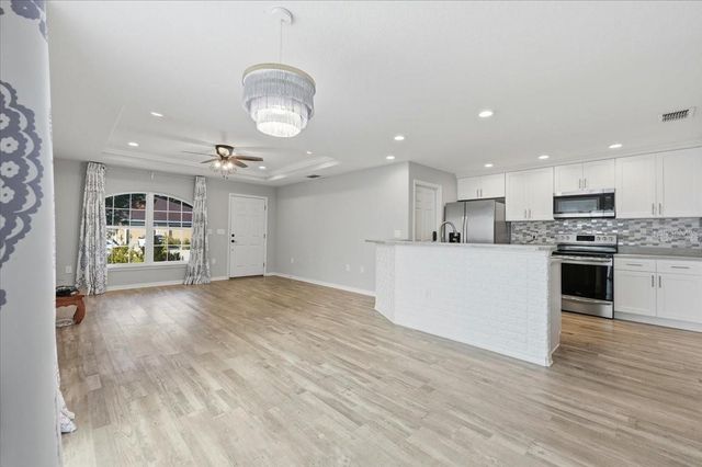 5662 TOWER PALMS LANE, Lakeland, FL 33811