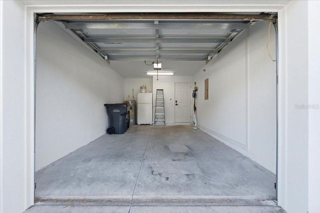 5662 TOWER PALMS LANE, Lakeland, FL 33811