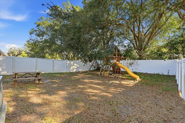 5662 TOWER PALMS LANE, Lakeland, FL 33811