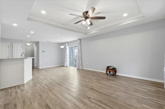 5662 TOWER PALMS LANE, Lakeland, FL 33811