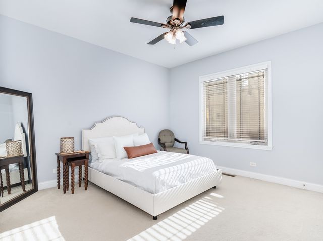 922 Warren Avenue 105, Downers Grove, IL 60515