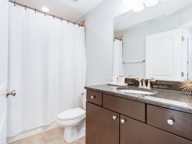 922 Warren Avenue 105, Downers Grove, IL 60515