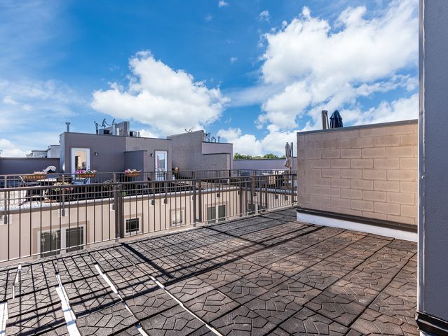 922 Warren Avenue 105, Downers Grove, IL 60515