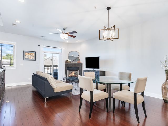922 Warren Avenue 105, Downers Grove, IL 60515