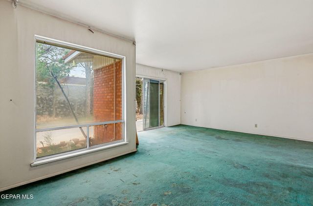 216 STRATUS Road, El Paso, TX 79912